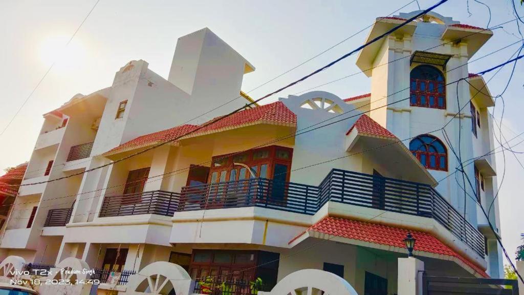 Mauji'S Villa Hotel & Guest House Allāhābād Junction エクステリア 写真