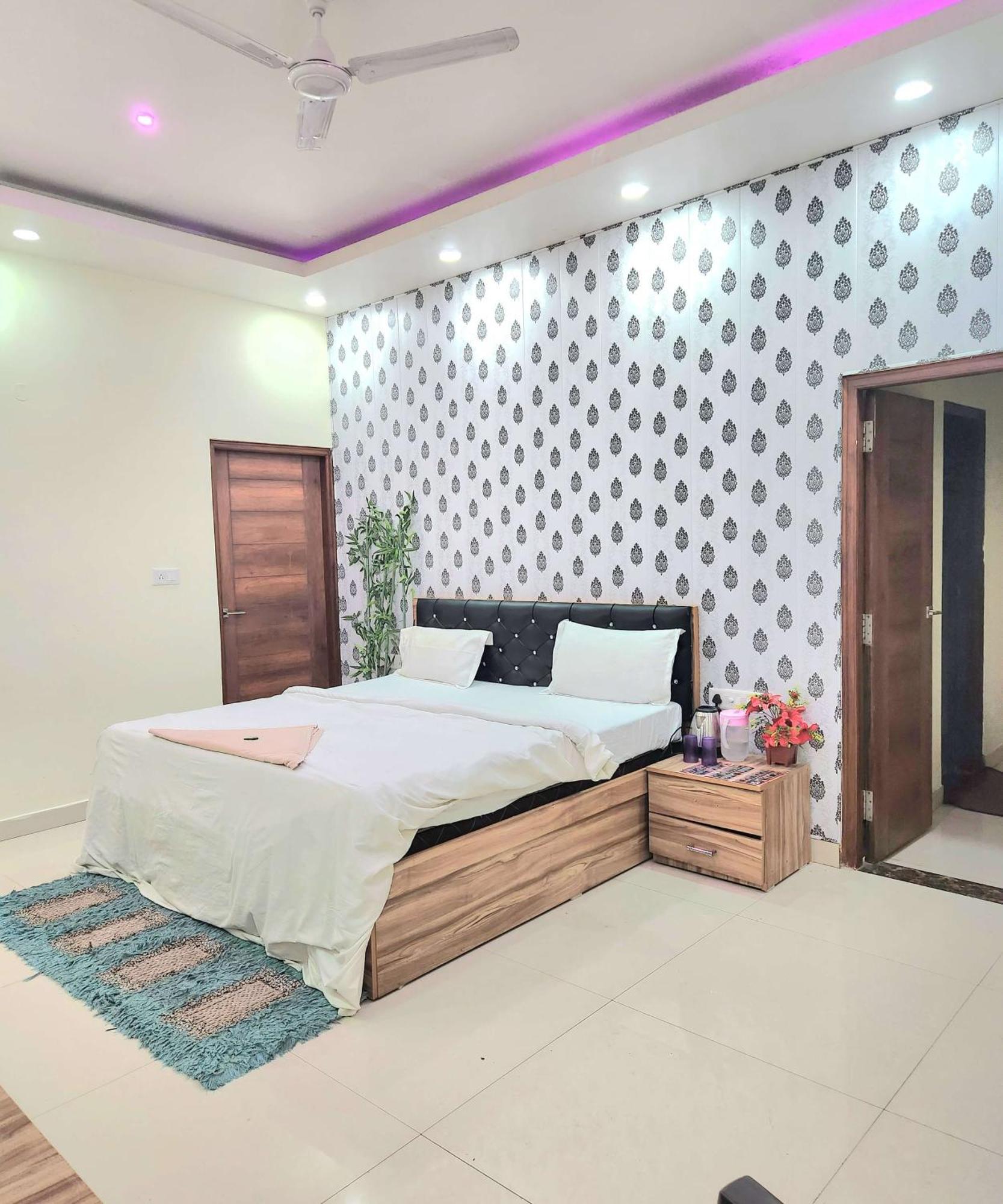Mauji'S Villa Hotel & Guest House Allāhābād Junction エクステリア 写真
